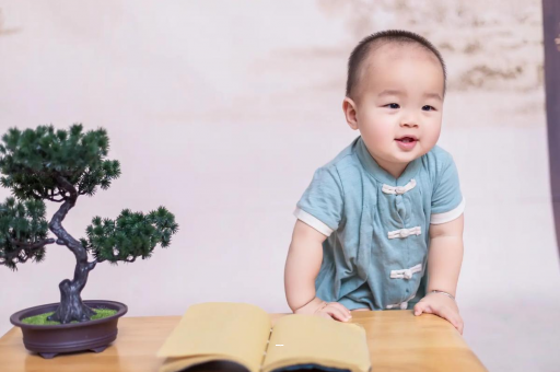 镇江宝宝脸上小白点